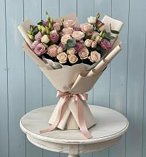 Букет цветов из:  Розы и Лизиантусы в Марковский