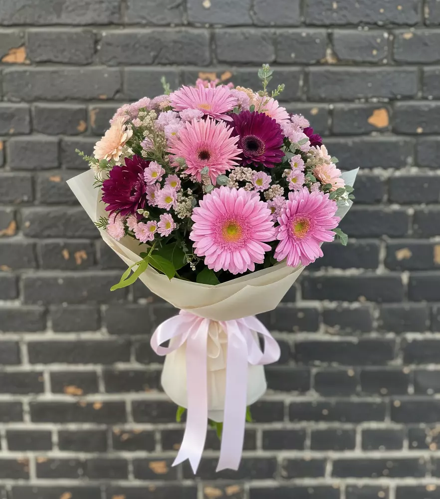 Букет цветов из: Герберы и Хризантемы в Марковский