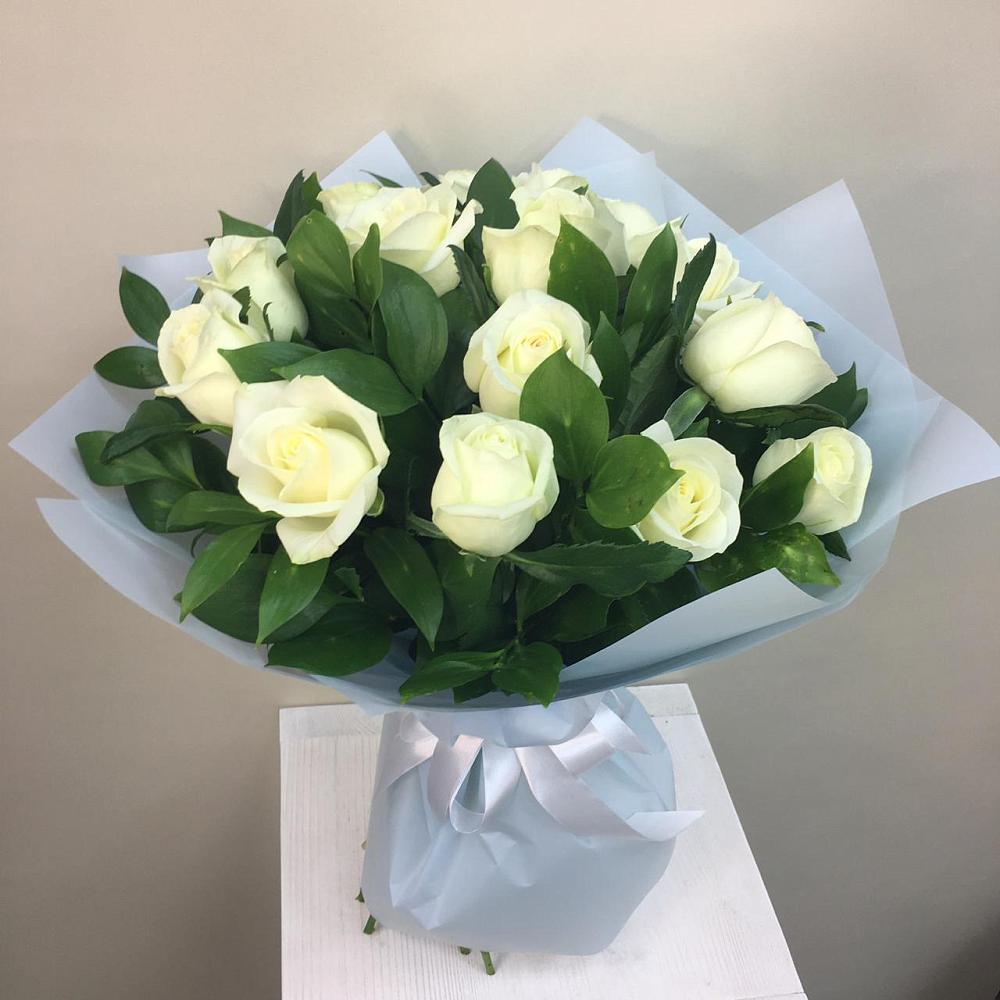 Букет 15 Белых роз Проуд в Марковский