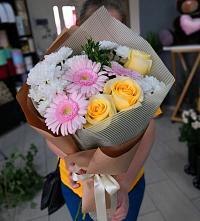 Букет цветов из:  Герберы, Розы и Хризантемы в Марковский