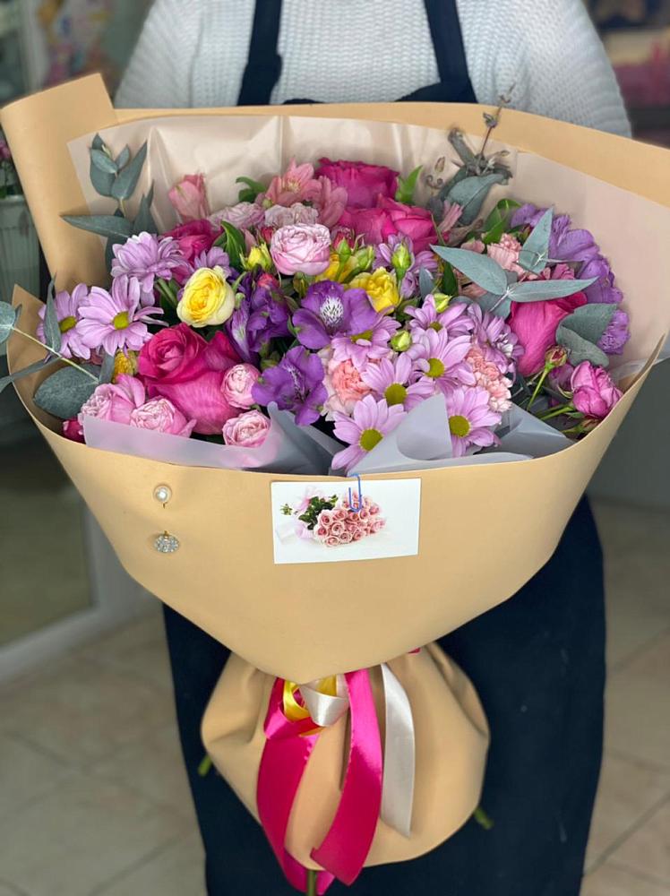 Букет цветов из: Хризантемы, Гвоздики и Альстромерии в Марковский