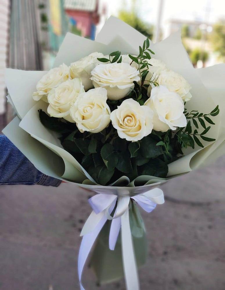 Букет Белые розы Проуд в Марковский