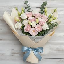 Букет цветов из:  Лизиантусы в Марковский