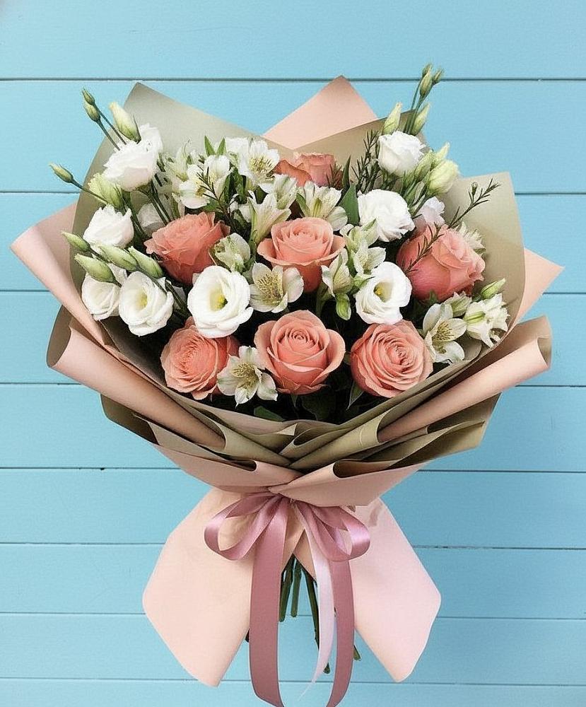 Букет цветов из: Розы, Альстромерии и Лизиантусы в Марковский