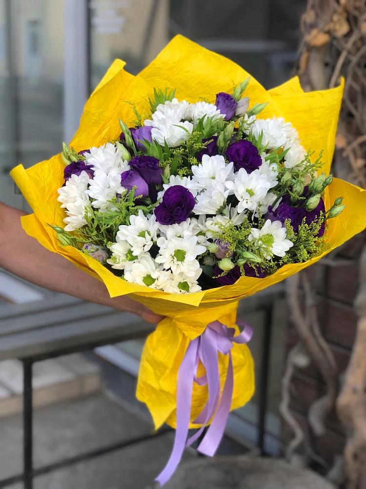 Букет цветов из: Ирисы, Хризантемы и Ромашки в Марковский