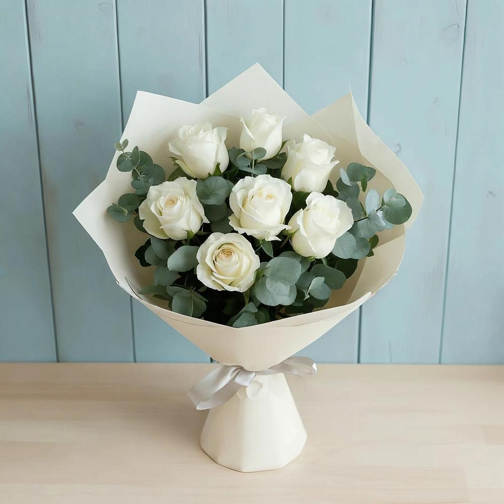 Букет Белые розы в Эвкалипте в Марковский