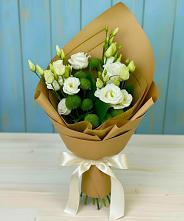 Букет цветов из:  Хризантемы и Лизиантусы в Марковский