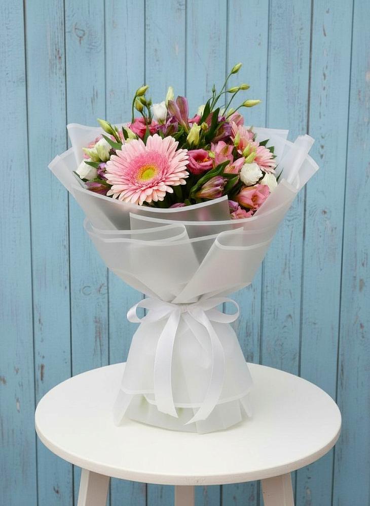 Букет цветов из: Герберы, Альстромерии и Лизиантусы в Марковский