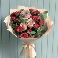 Букет цветов из:  Гвоздики и Розы в Марковский