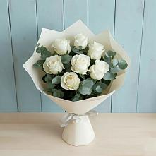 Букет Белые розы в Эвкалипте в Марковский