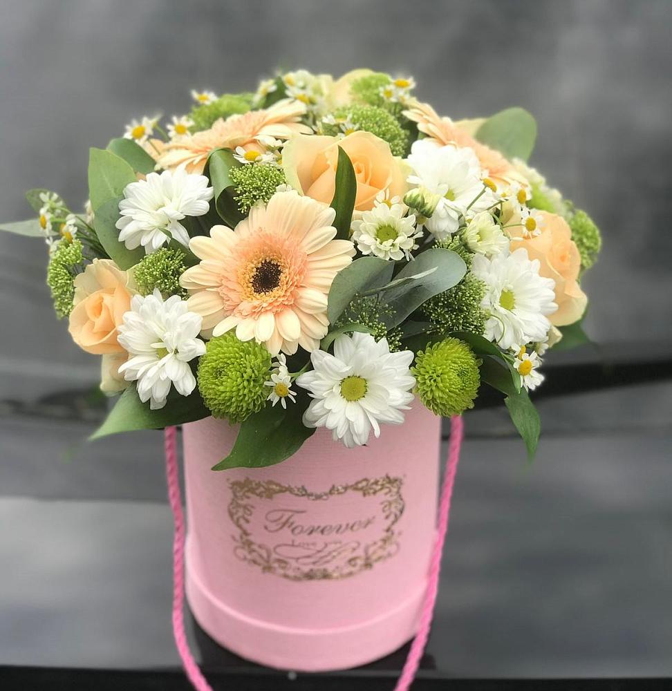 Цветочная композиция из Розы, Герберы и Хризантемы в шляпной коробке в Марковский