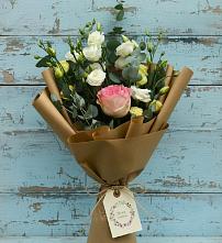 Букет цветов из:  Розы и Лизиантусы в Марковский