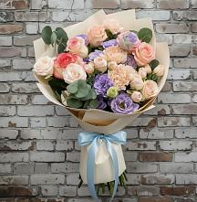 Букет цветов из:  Розы, Лизиантусы и Гвоздики в Марковский