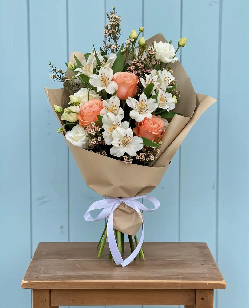 Букет цветов из: Альстромерии, Лизиантусы, Розы и Хризантемы в Марковский