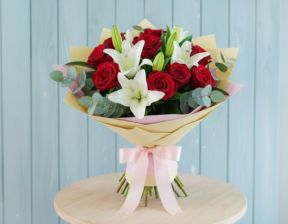 Букет цветов из: Лилии и Розы в Марковский